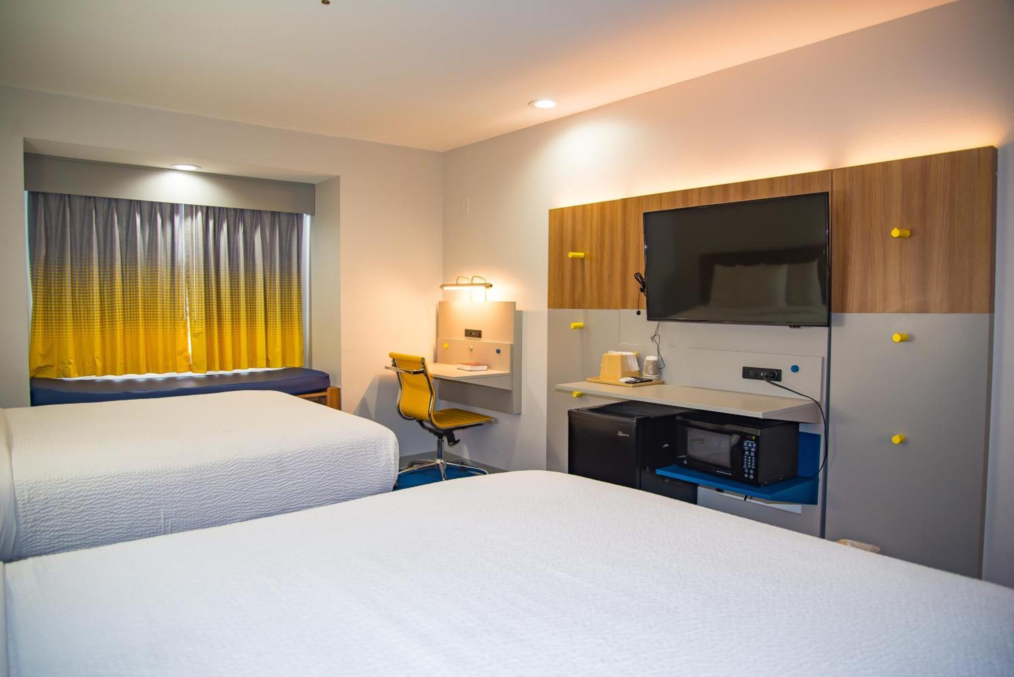 Microtel Inn & Suites By Wyndham Daphne Buitenkant foto